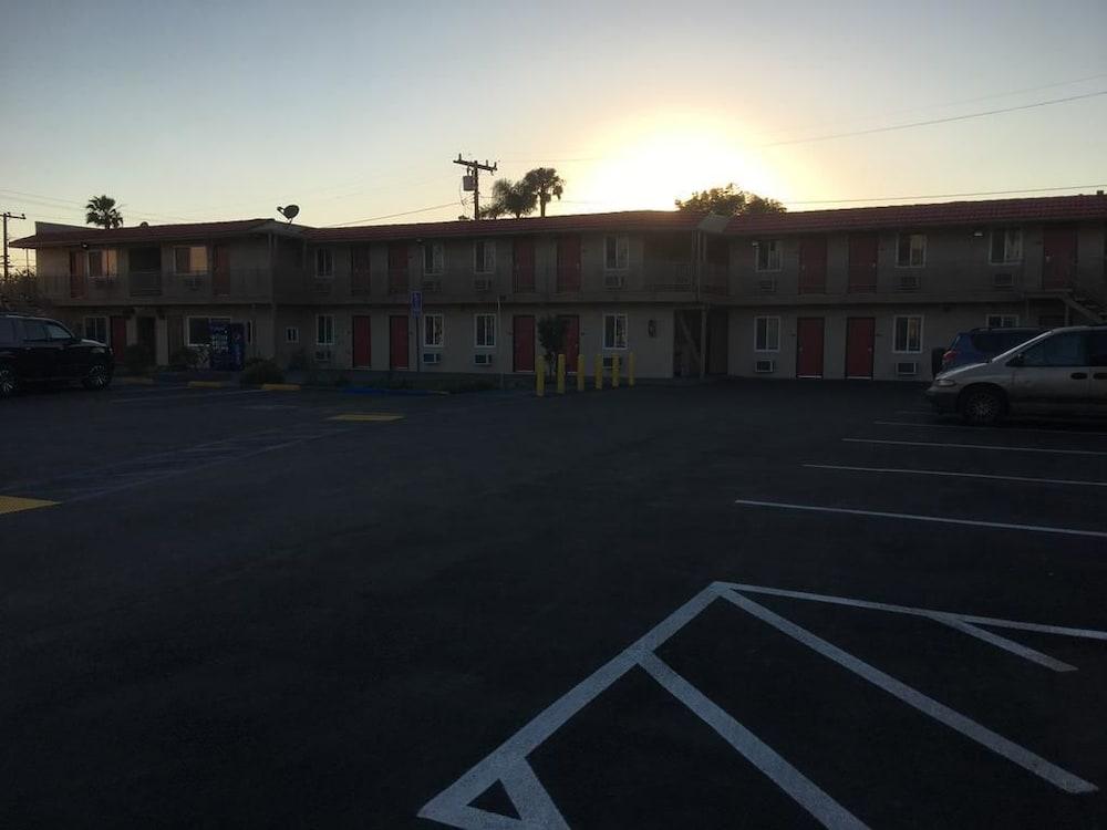 Budget Inn photo 34