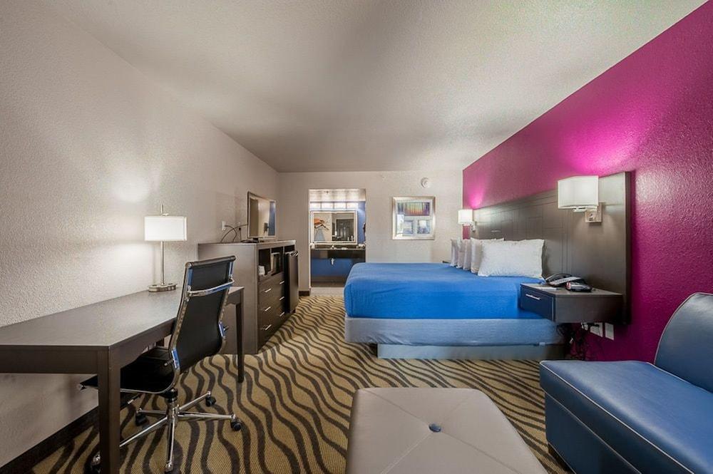 Stratford House Inns - Edmond photo 2