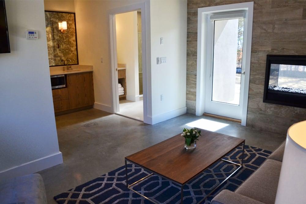 The Hampton Maid photo 25