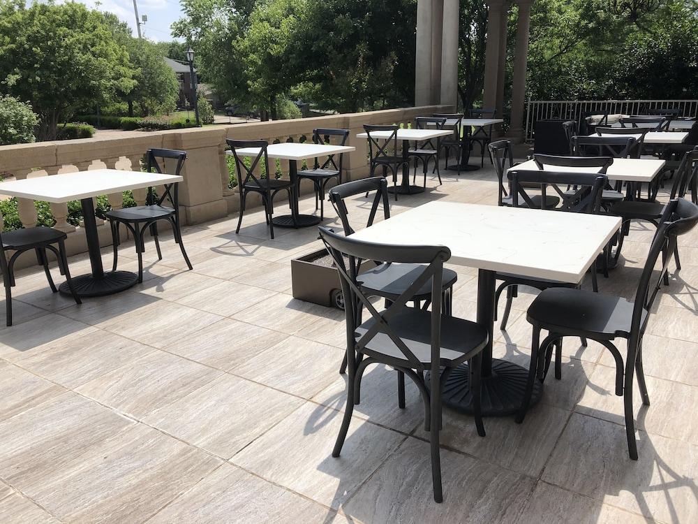 Dominion Gardens and Hotel photo 2