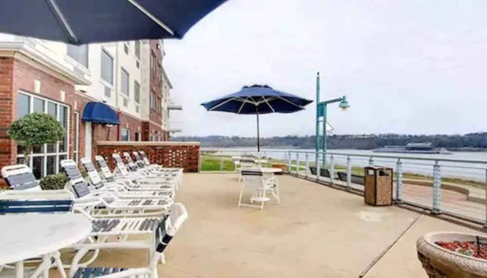 Clarion Suites Vidalia Riverfront photo 32