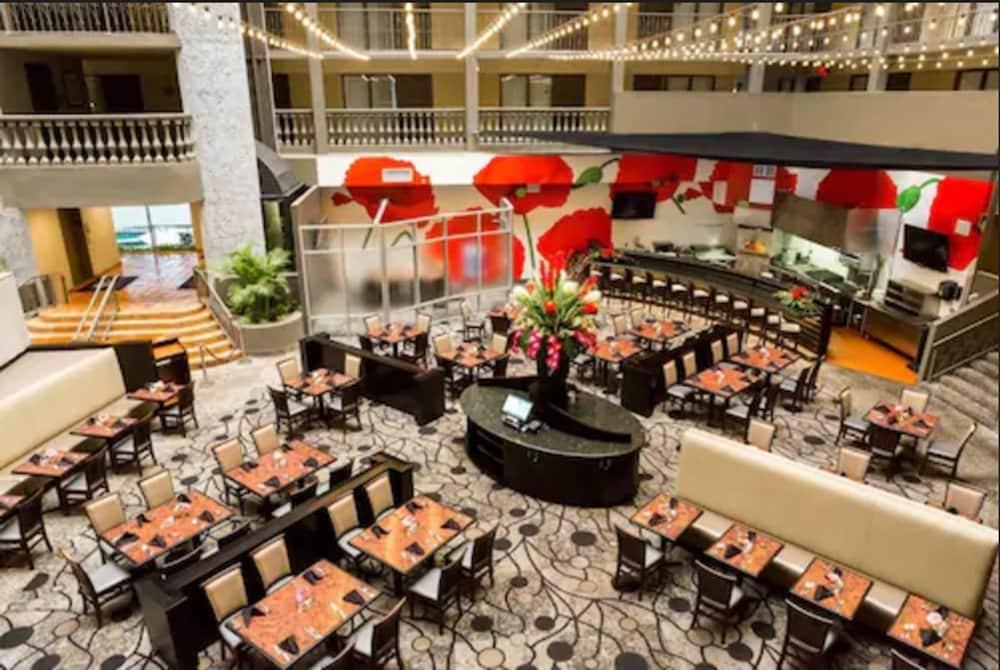 DoubleTree Suites by Hilton Hotel McAllen photo 23