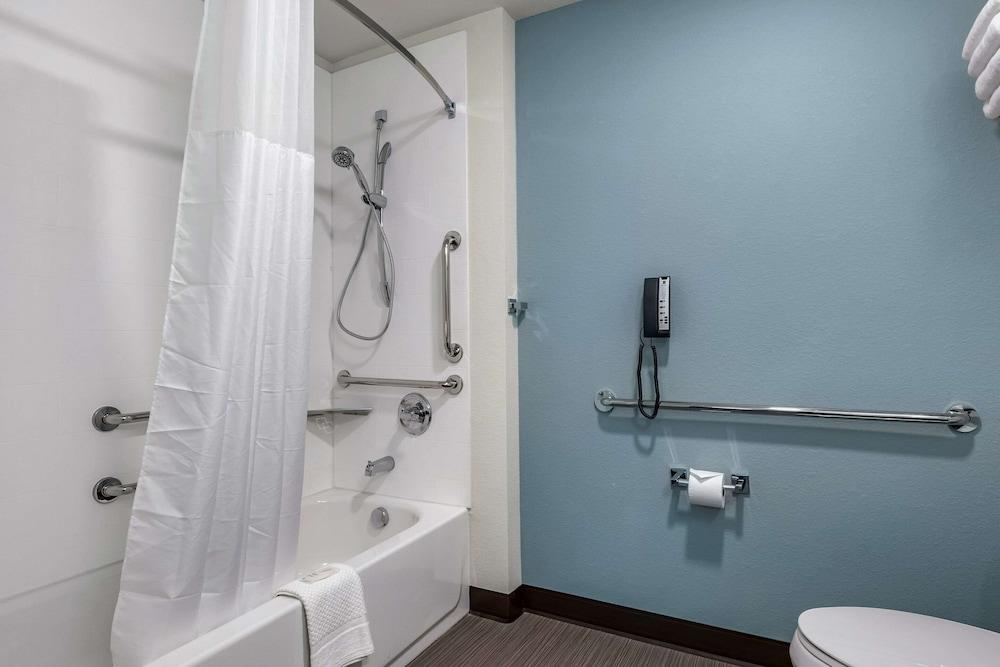 Sleep Inn & Suites Milwaukee/Franklin photo 25