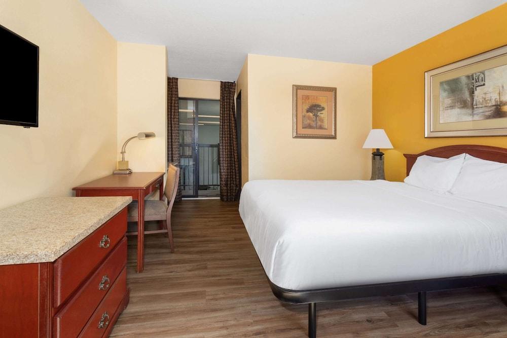 Travelodge by Wyndham Albuquerque East photo 41
