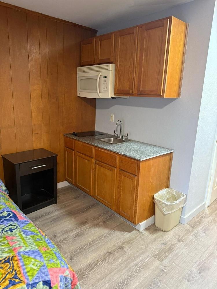 BlissPoint Inn FKA Motel 6t7 photo 5