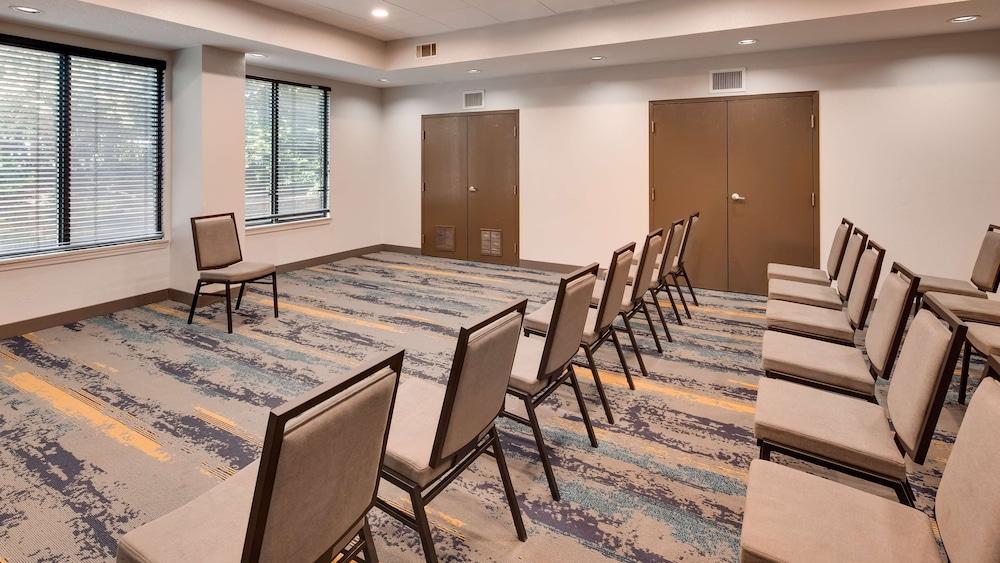 Best Western Plus Augusta North Inn & Suites photo 23