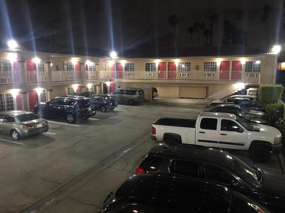 Economy Inn LAX photo 8