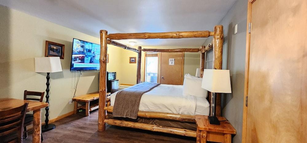 Nisqually Lodge photo 13