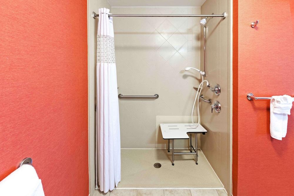 Hampton Inn & Suites Morgan City photo 12