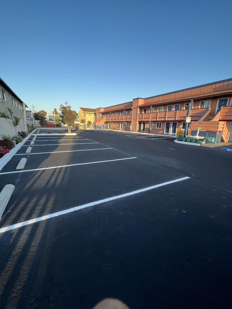 American Inn Grover Beach photo 24
