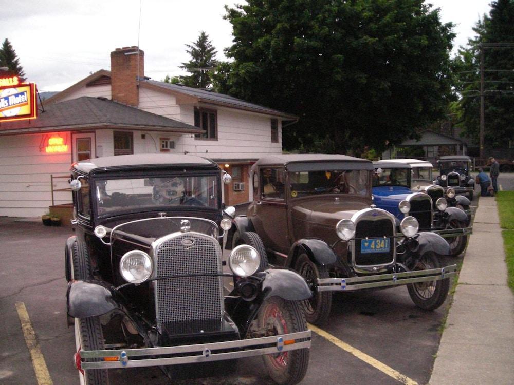 Falls Motel photo 12