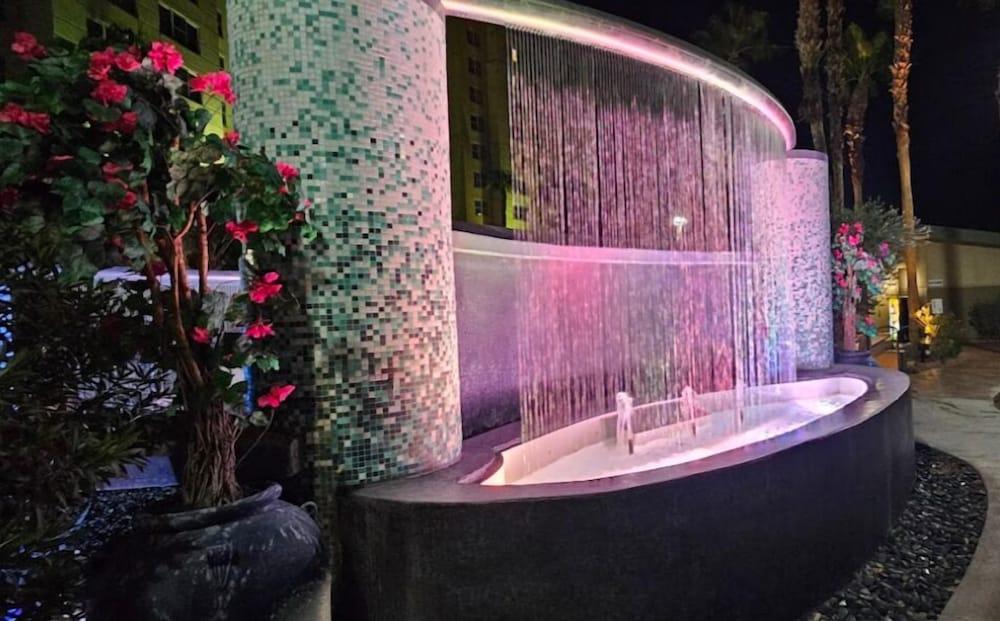 Living Luxe at Las Vegas photo 9