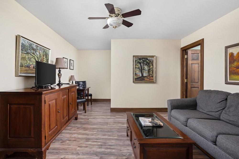 Artists Colony Inn photo 20