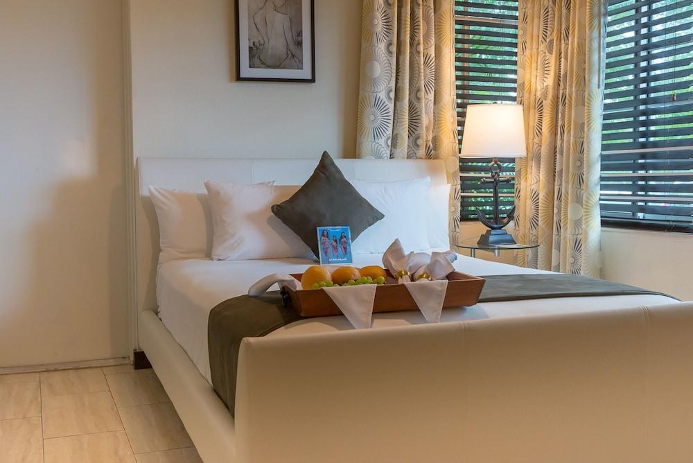 Tradewinds Apartment Hotel photo 17