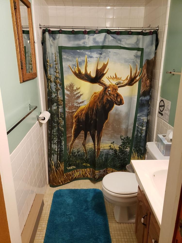 Yellowstone Wildlife Cabins photo 14
