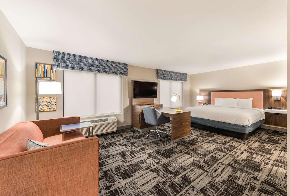 Hampton Inn & Suites Benton Harbor photo 16