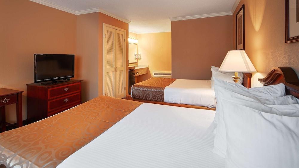 Best Western Forest Inn photo 9