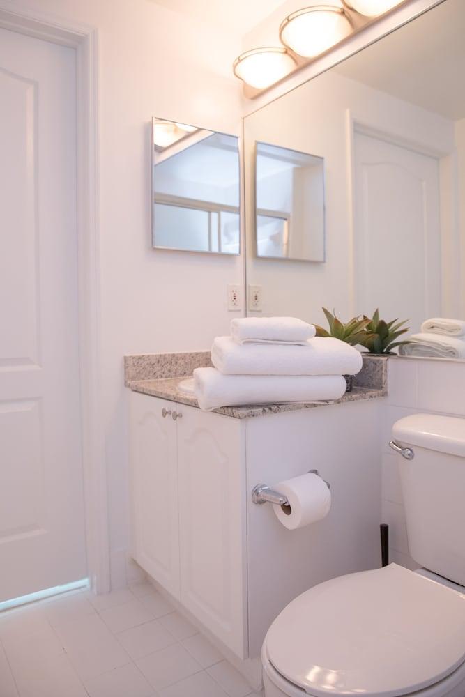 Best Holiday Suites photo 23
