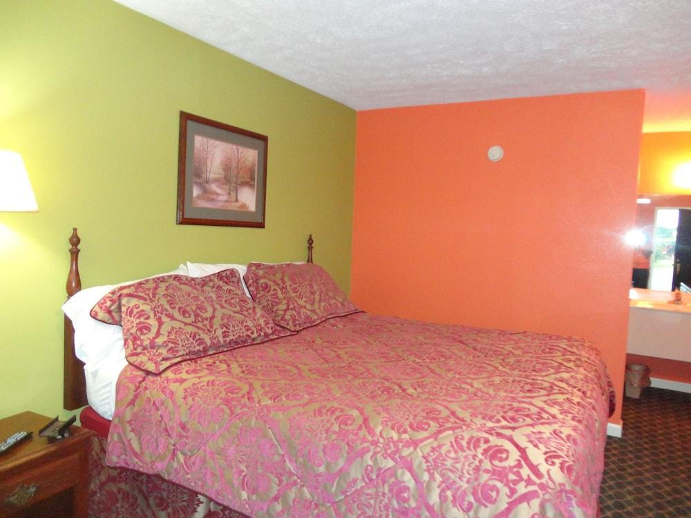 Royal Inn and Suites photo 5