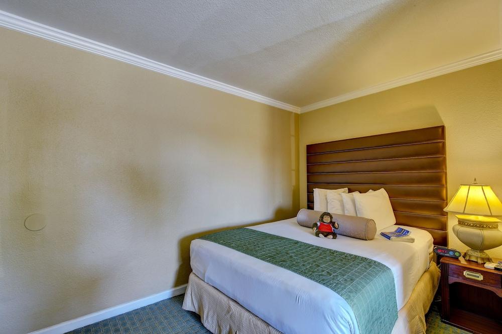 Traveler's Inn photo 15