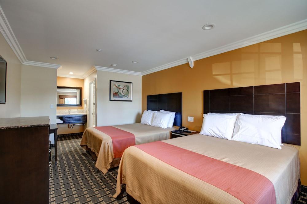 Ontario Inn & Suites photo 13