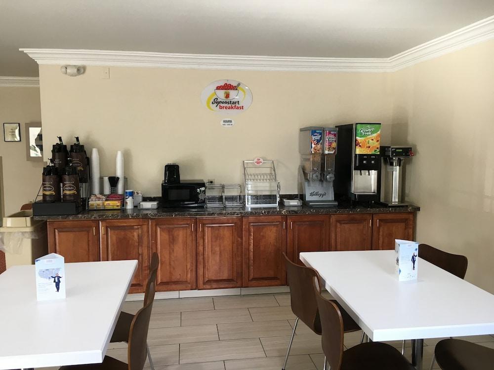 Super 8 by Wyndham Vicksburg photo 12
