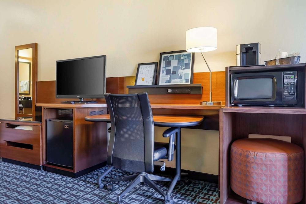 Comfort Inn & Suites Green Bay Stadium Area photo 16