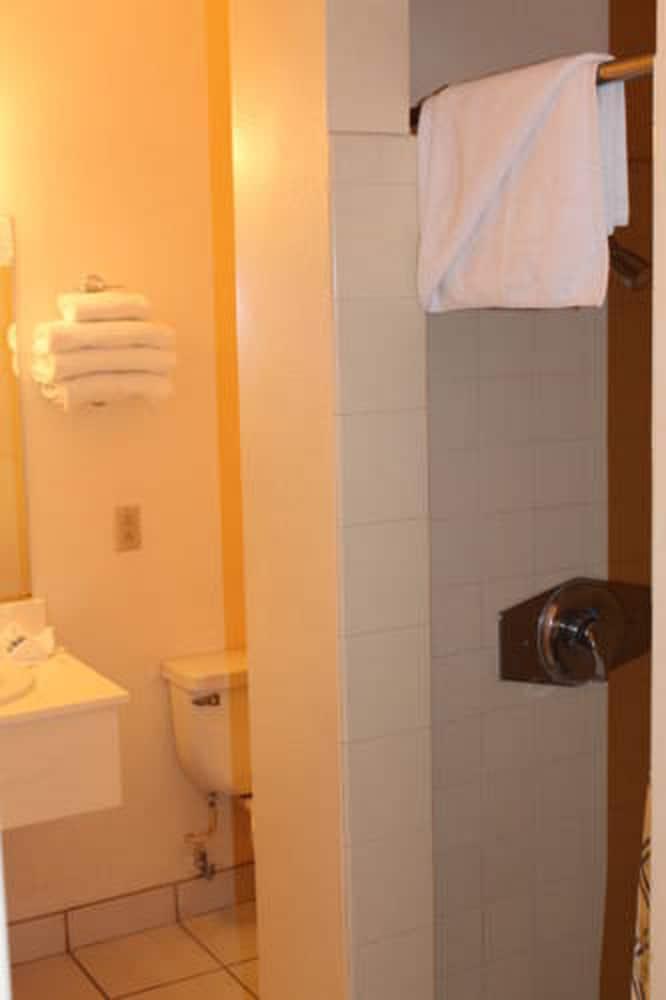Indio Holiday Motel photo 29