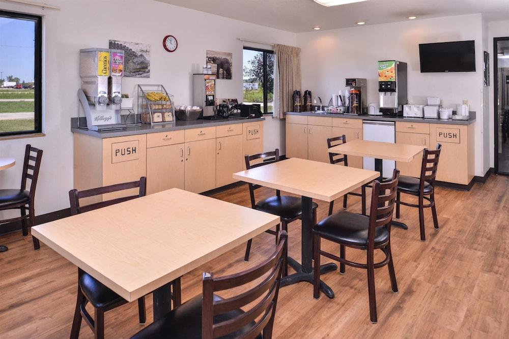 Americas Best Value Inn Missouri Valley photo 14