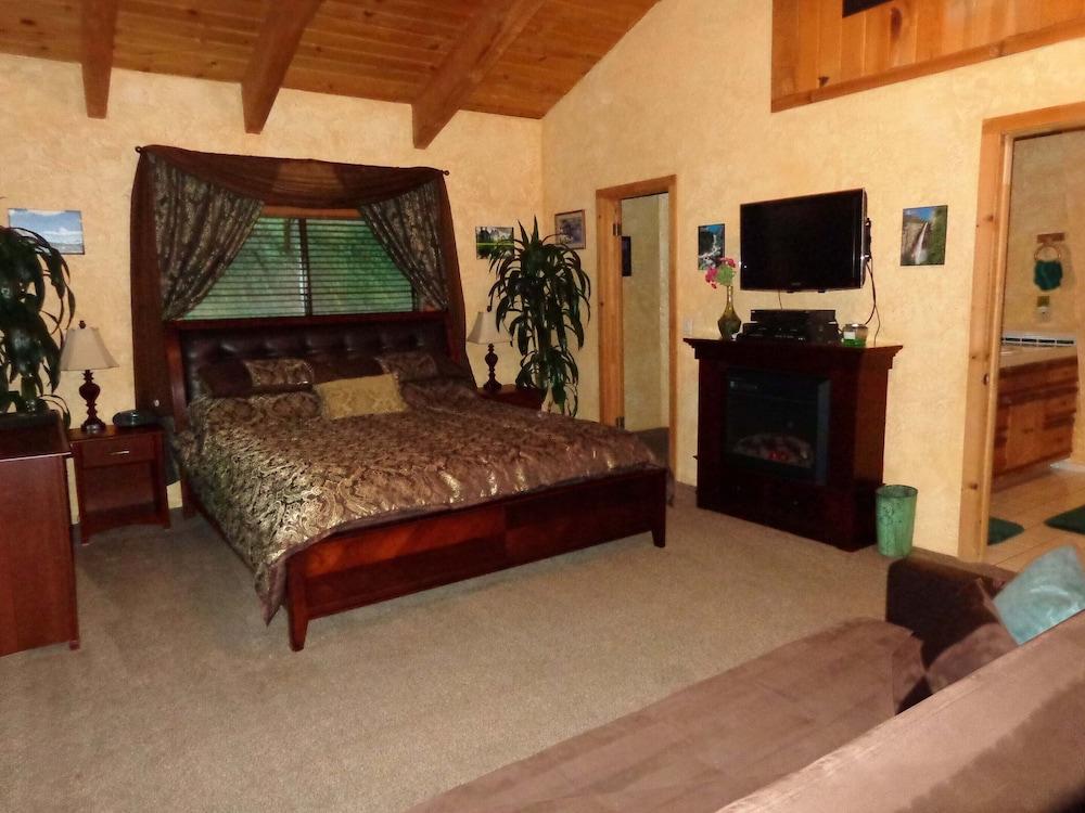 Evergreen Haus photo 6