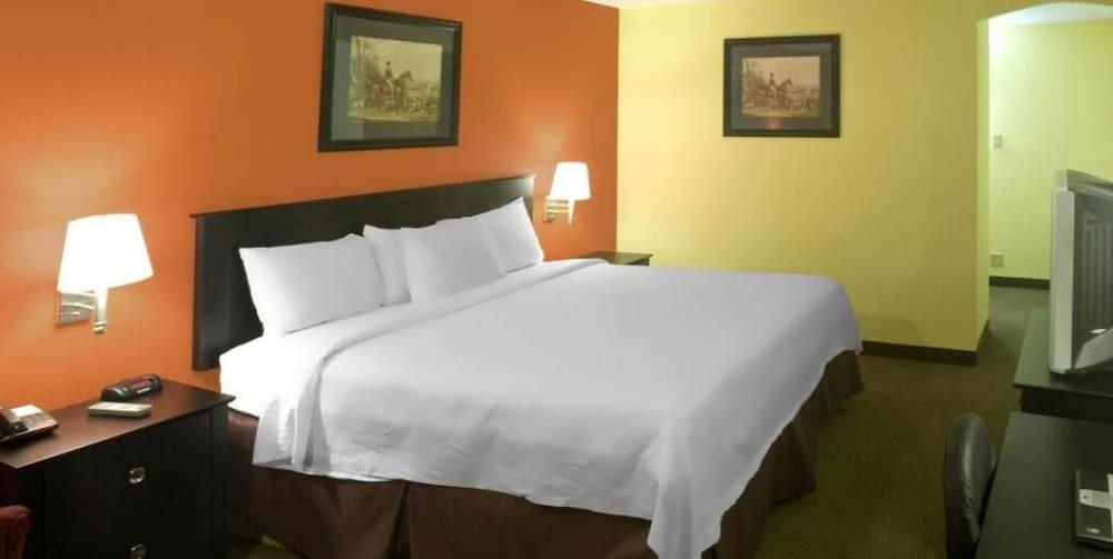 Americas Best Value Inn Waco photo 14
