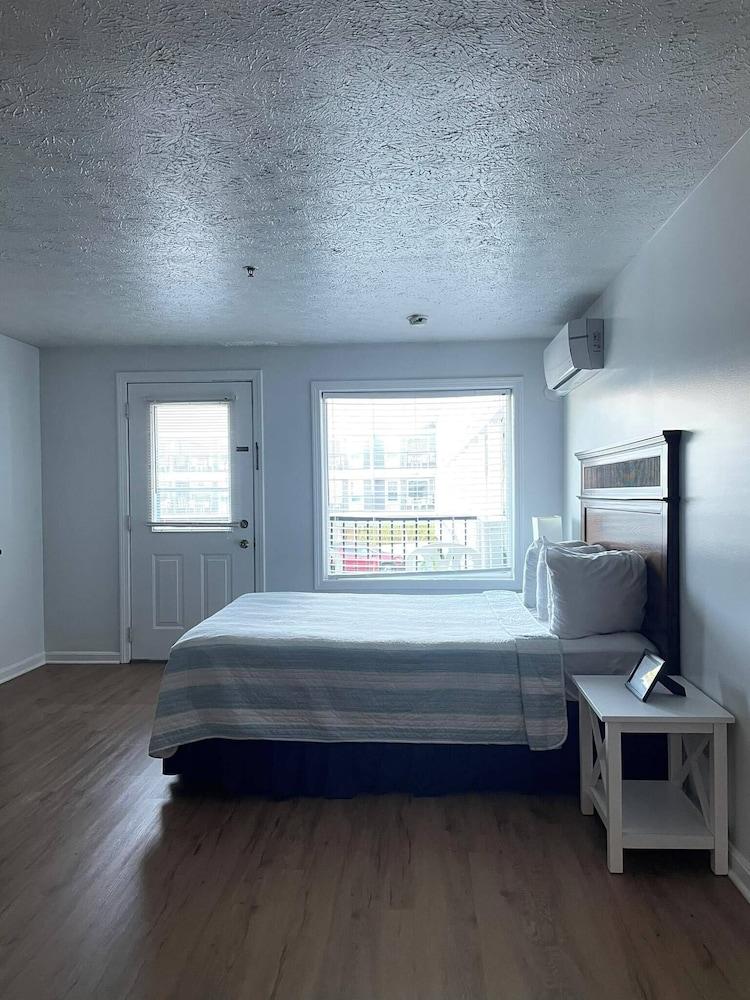 Grand Beach Inn photo 40
