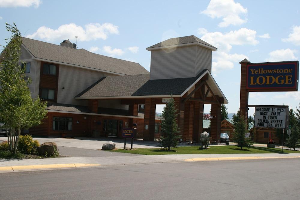 Yellowstone Lodge photo 1