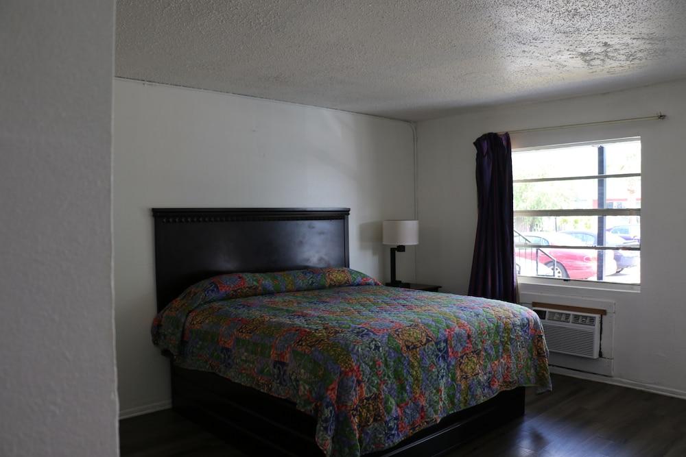 Dunedin Cove Motel photo 23