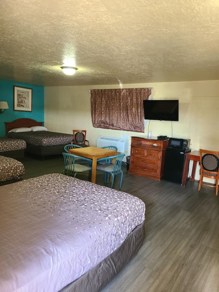 Encore Motel photo 16