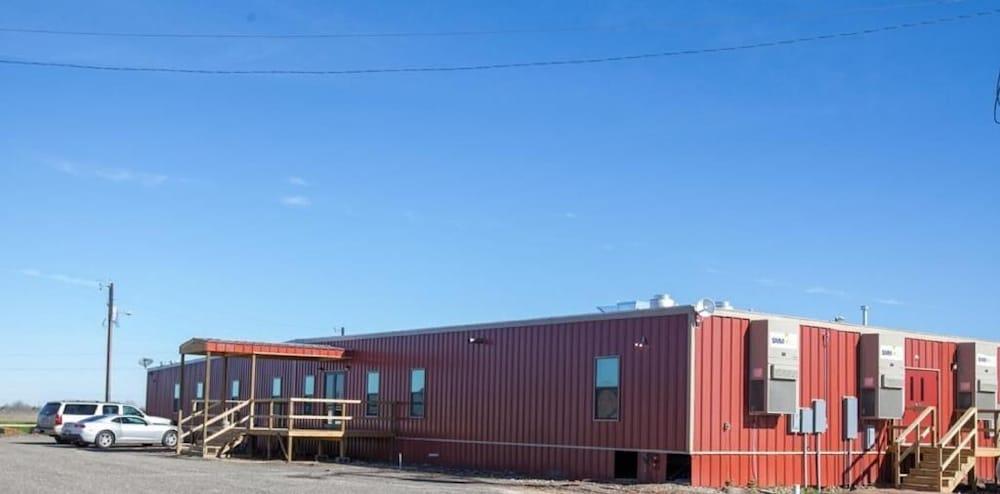 Cuero Oilfield Housing photo 8