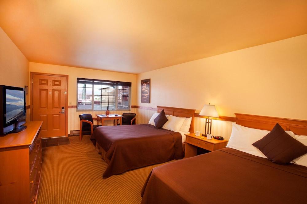 Cousins Country Inn photo 47