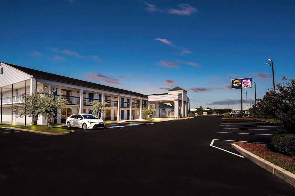 Suburban Studios Cordele I-75 photo 34