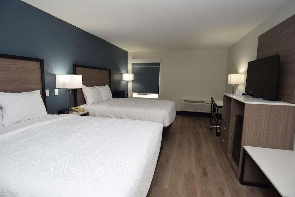 Baymont by Wyndham Batavia - Darien Lake photo 4