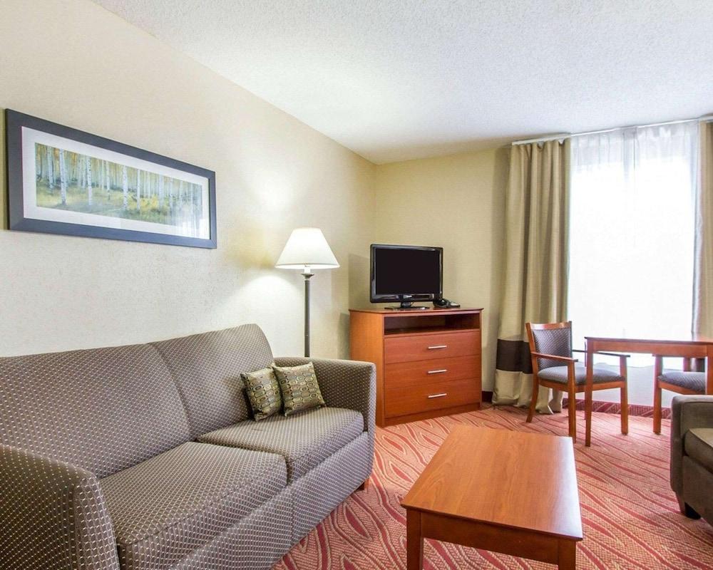 Comfort Inn Poplar Bluff North photo 17