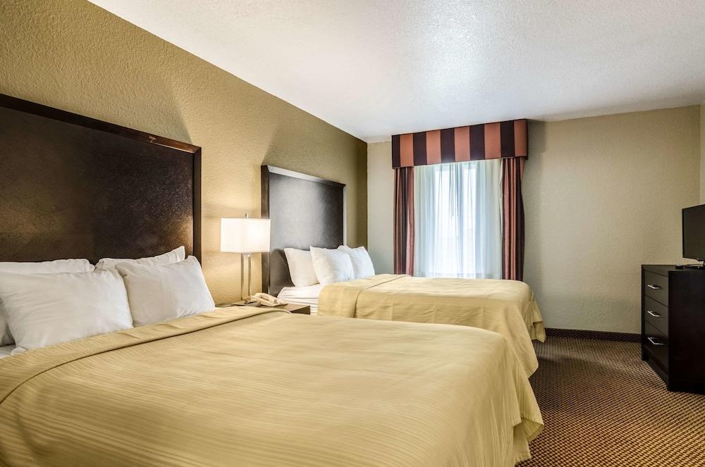 Quality Inn & Suites Winfield photo 29