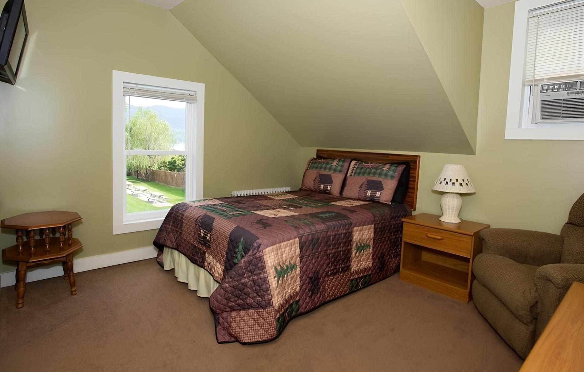Shore Meadows Motel photo 47
