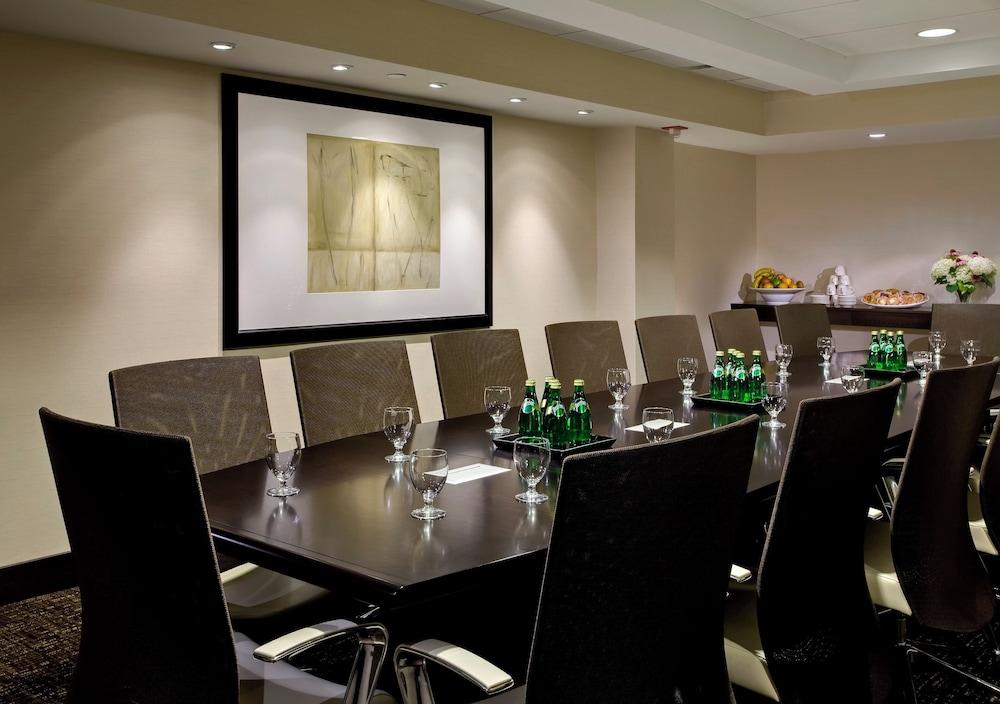 Crowne Plaza Chicago Ohare Hotel & Conf Ctr by IHG photo 65