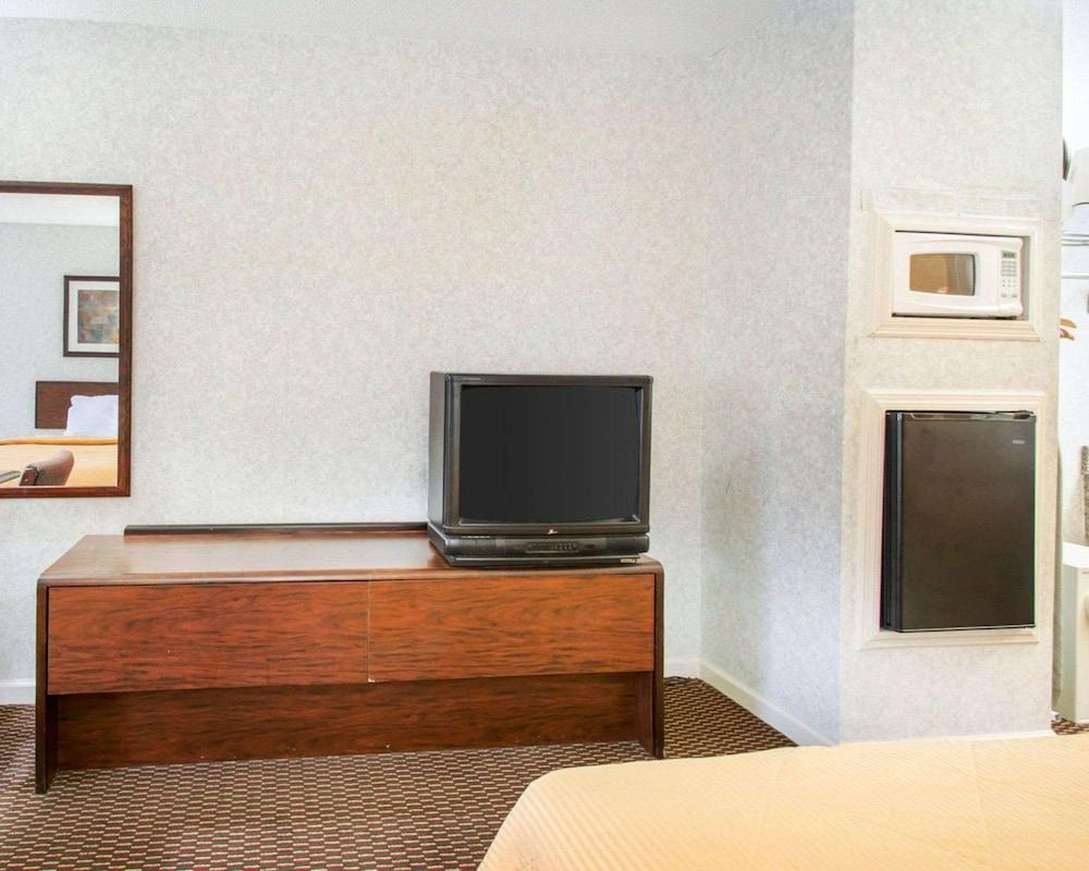 Econo Lodge Troy photo 37