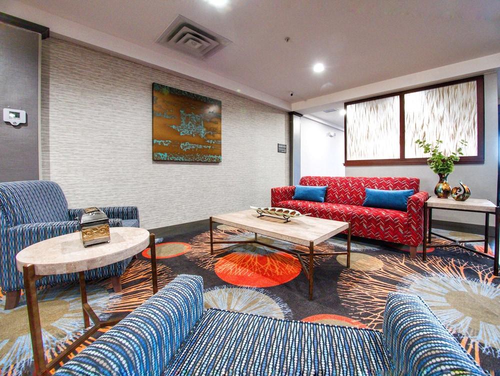 Hampton Inn Oklahoma City/Edmond photo 2