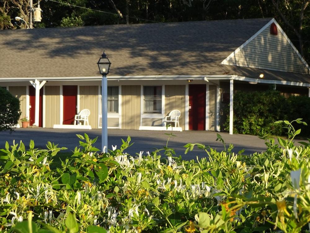 Viking Shores Motor Inn — hotel in Eastham