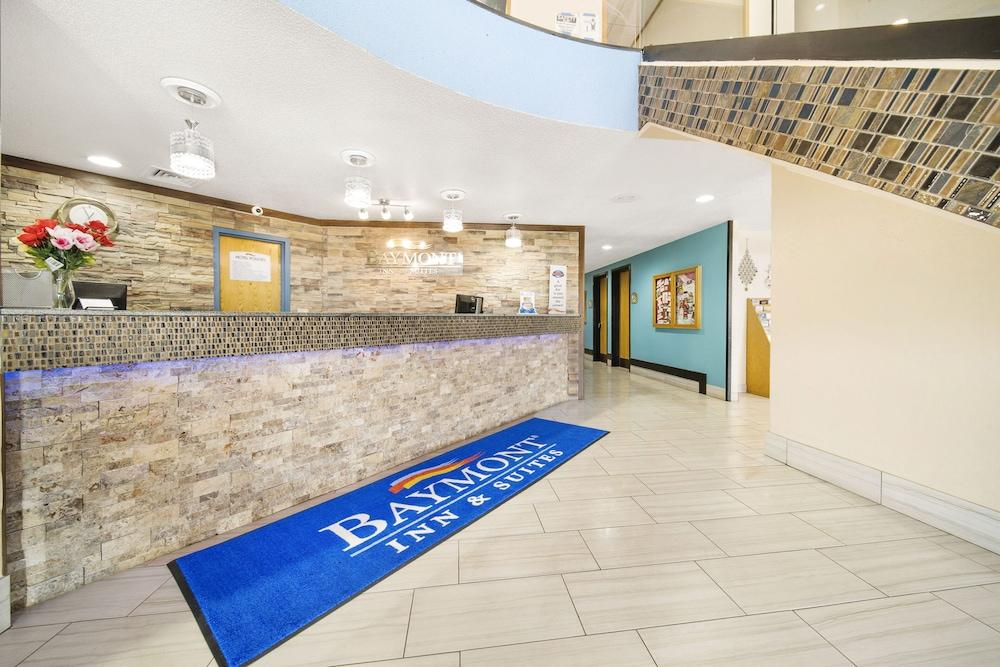 Baymont by Wyndham Muncie Near Ball State University photo 2