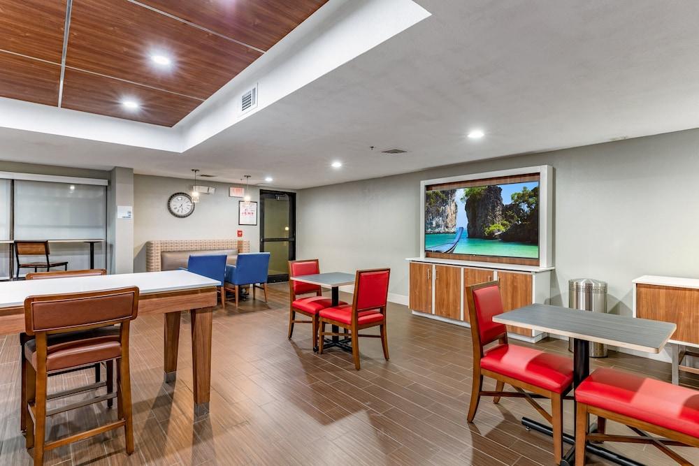 Holiday Inn Express Harlingen by IHG photo 48