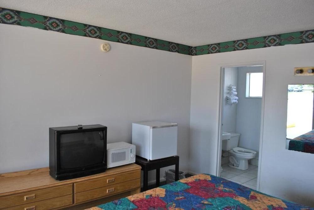 Travel Inn Motel photo 12