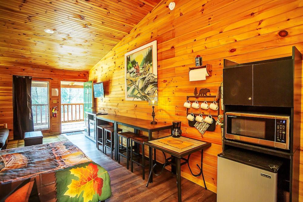 Bigfoot Lodge Room Two photo 13